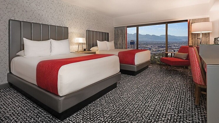 Flamingo Room 2 Queens